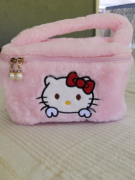 J & R Gems! Handbags - Pink "Plush" Hello Kitty!